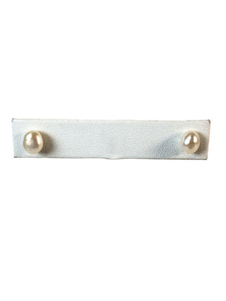 R 14K Pearl stud earrings