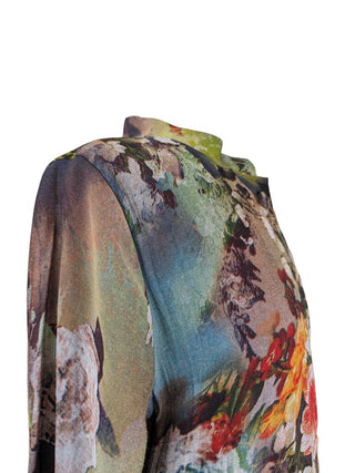 R Floral Button