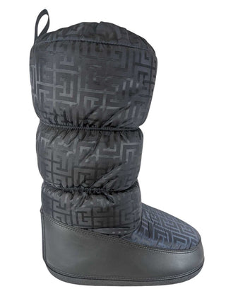 R snow boots retail $400