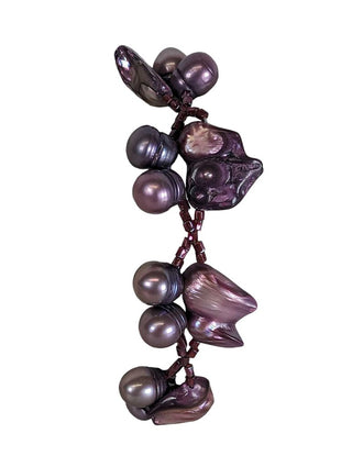 R pearl bracelet