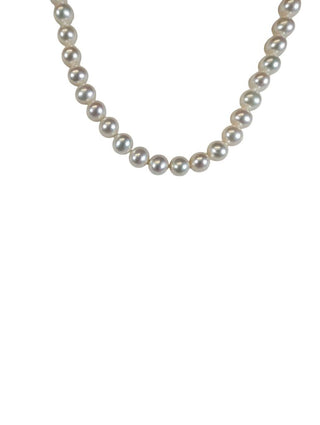 R knotted pearl necklace