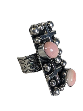 R sterling pink conch four directions ring