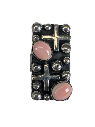 R sterling pink conch four directions ring