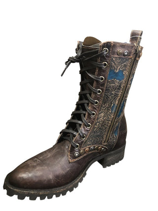 NIB lace up roper w tooled leather and stud detals