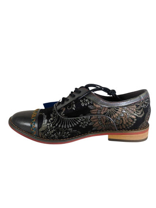 lace up oxford