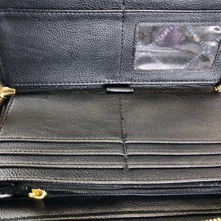 Zip around wristlet