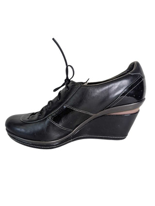Leather Patent Lace-up wedges
