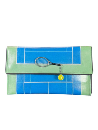 Tennis hard court clutch