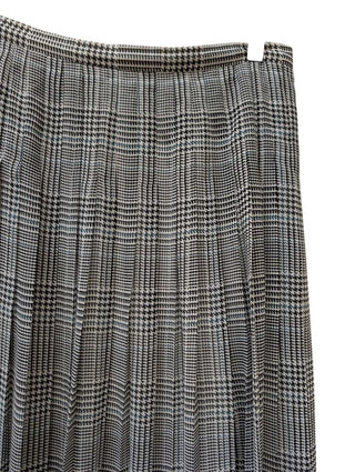 Pleated Above Knee Hounds tooth Print