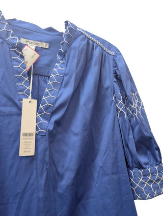 NWT Embroidered Puff Sleeve