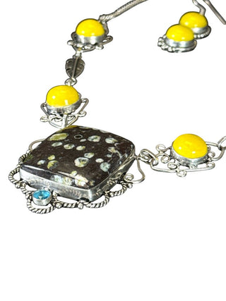 Silver Stone Necklace w/Earrings