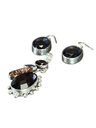 Silver/stone pendant and earrings
