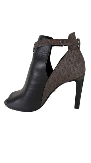 Signature Leather Pump