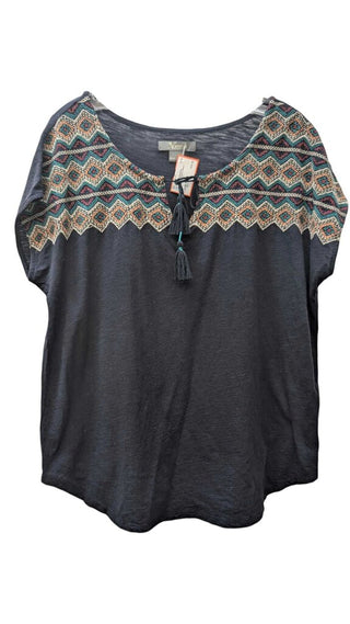 Embroidered Neckline Short Sleeve
