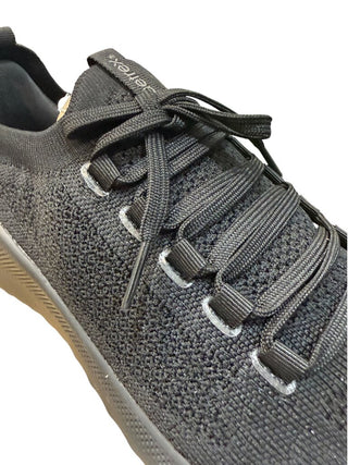 NWT Carly Low Top w/Box