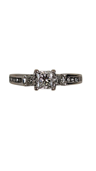 White Gold 4.5 Weight 1.5 Kt Diamond Ring