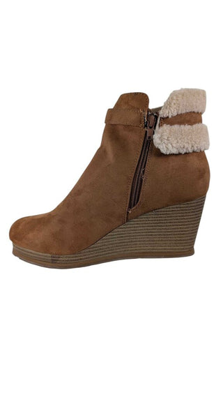 Micro suede wedge w/ shearling