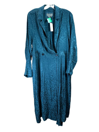 NWT Collared button front