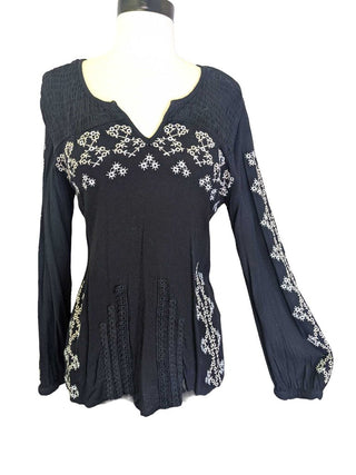 R Embroidered V-Neck