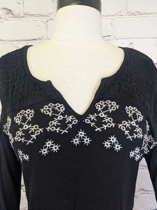 R Embroidered V-Neck
