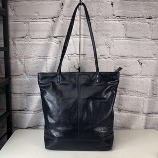 R Leather zip top tote