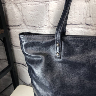R Leather zip top tote