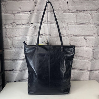 R Leather zip top tote