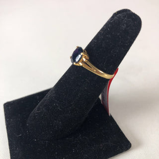 R 18k stone ring