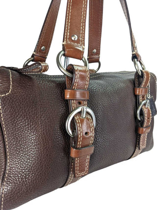 R pebbled leather shoulder