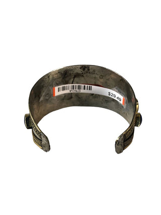 R Nickel silver stone cuff