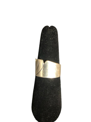 R Sterling cutout edge ring