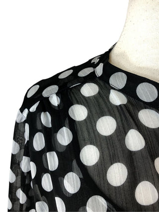 R Polka dot pullover top