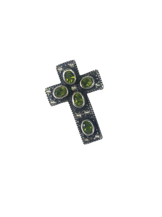 R sterling peridot cross ring
