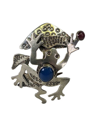 R sterling frog pin