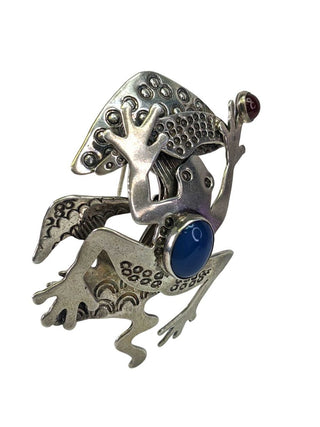 R sterling frog pin