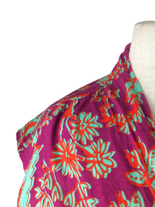 R Sleeveless floral pullover top