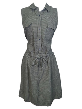 R sleeveless button