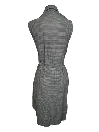 R sleeveless button