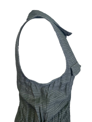 R sleeveless button