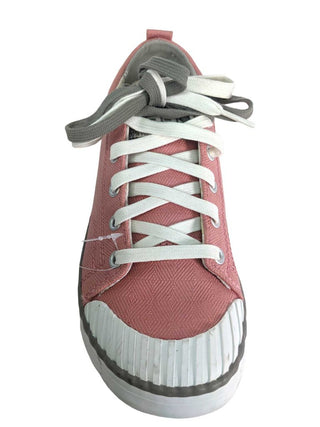 R Lace Up Sneaker