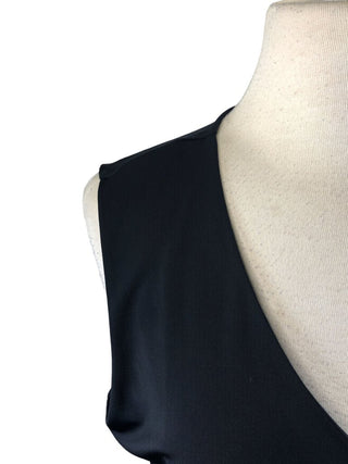 R Sleeveless knotted front pullover top