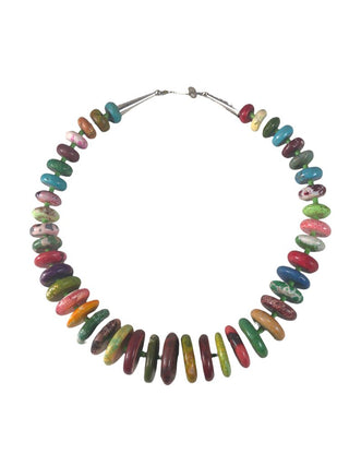 R Graduated stone necklace