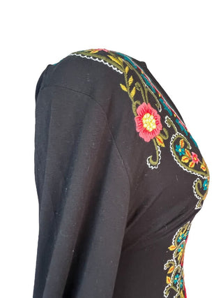 R V-Neck Embroidered Top