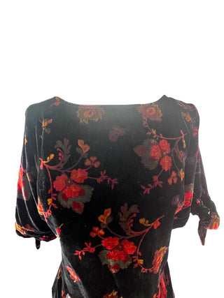 R NWT Velvet Cold Shoulder
