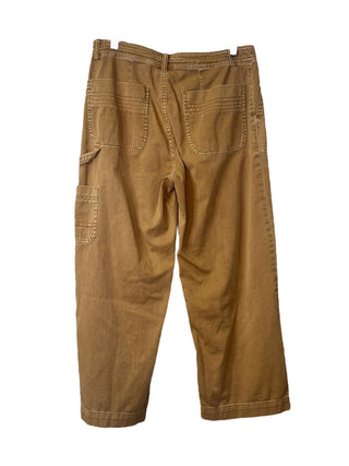 R cropped cargo
