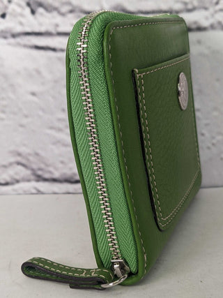 R leather zip around