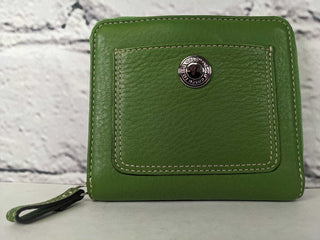 R leather zip around