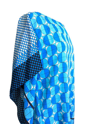 R polka dot poncho