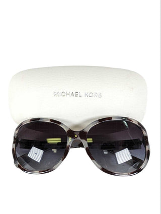 R snow leopard 326111 with case