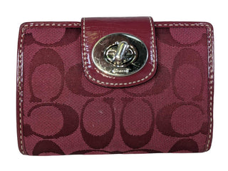 R Twist Lock Monogram